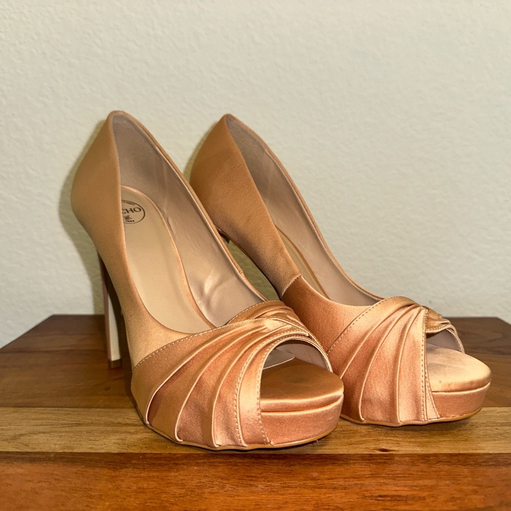 Lucho Satin Platform Heels size 10